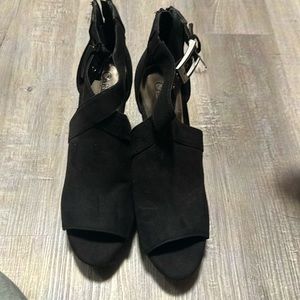 Carlos Santana Block heels